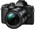 Фото Цифровая фотокамера Olympus E-M10 Mark III 14-150 II Kit Black/Black (V207070BE010)