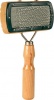 Фото товара Пуходерка для собак Trixie деревянная ручка с шариками 10x18 см (2300)